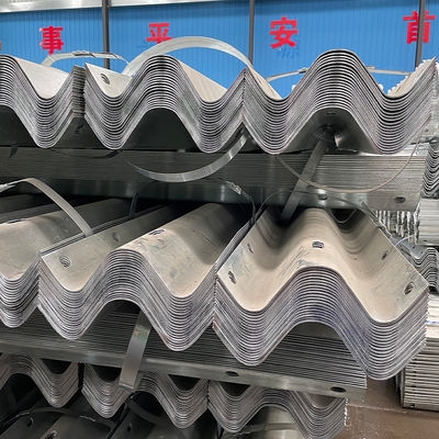 Barandillas galvanizadas para carreteras con viga W curva y tecnología de laminado en frío galvanizado en caliente