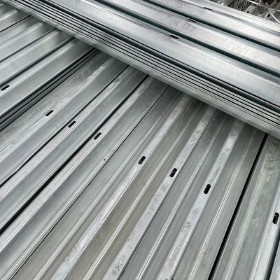 Rejillo de protección de carretera de tres vigas de metal certificado ISO con H de acero espaciador de bloque recubierto en polvo