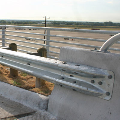 Color personalizado de zinc revestido de carreteras onduladas con puente terminal para la carretera