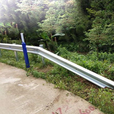 S235jr Barrera de tráfico de vigilancia de carreteras con terminal de anclaje