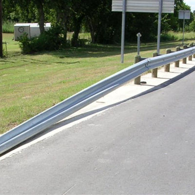 S235jr Barrera de tráfico de vigilancia de carreteras con terminal de anclaje