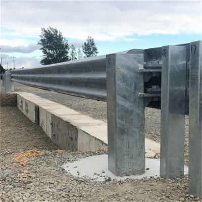 Seguridad vial Barras corrugadas de acero baranda de protección de carreteras con poste Z para el mercado africano