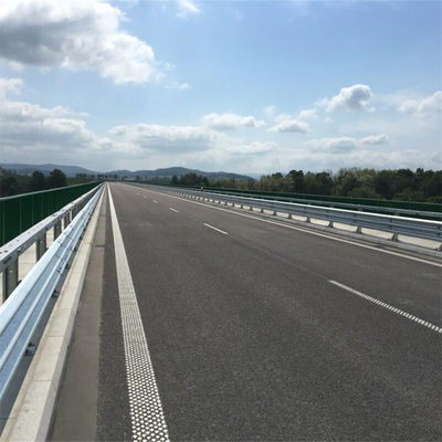 AASHTO M-180 Estándar de acero galvanizado para barandillas de carreteras con cerco redondo exportado a África