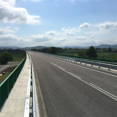 Tecnología de laminado en frío galvanizado en caliente S235jr S345jr Acero galvanizado baranda de protección de carreteras