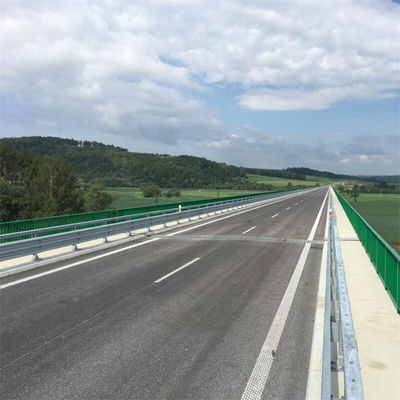 Costes por pie de acero de vigilancia de carreteras de vigas W hechas de acero de banda Q345 para protección de carreteras