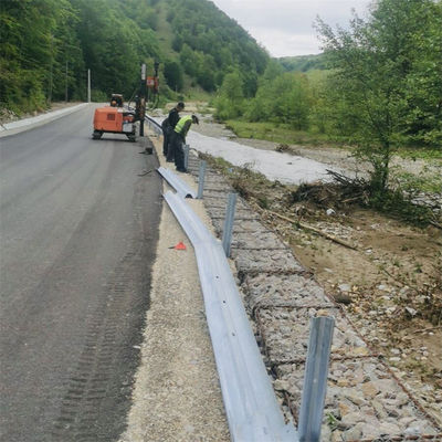Valla de acero galvanizado estándar europeo para la customización de barandillas de protección de carreteras