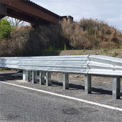 Seguridad al aire libre Acero galvanizado barrera de choque de carretera barrera de protección de carretera con poste C