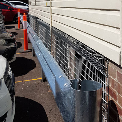 Seguridad de la carretera de oro personalizada Galvanizado W Beam Highway Guardrail Barrera de choque