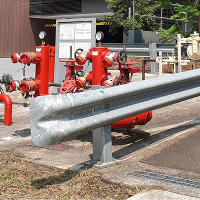 Sistema de barreras de tráfico de acero para carreteras fabricado en material para seguridad al aire libre