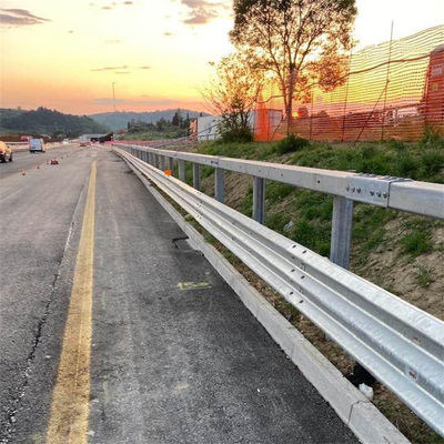 Guardería de carreteras y puestos AASHTO M-180 Estándar Tecnología de laminado en frío galvanizado en caliente
