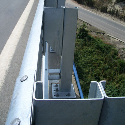Punto C personalizado para barandillas de protección de carreteras galvanizadas en caliente