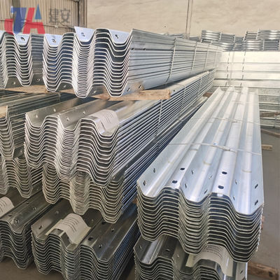 ISO9001/TUV/ BV/CE Certificado W Beam Guardrail para la protección contra accidentes de carretera galvanizado en caliente