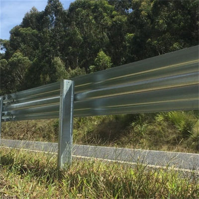 ISO9001/TUV/ BV/CE Certificado W Beam Guardrail para la protección contra accidentes de carretera galvanizado en caliente