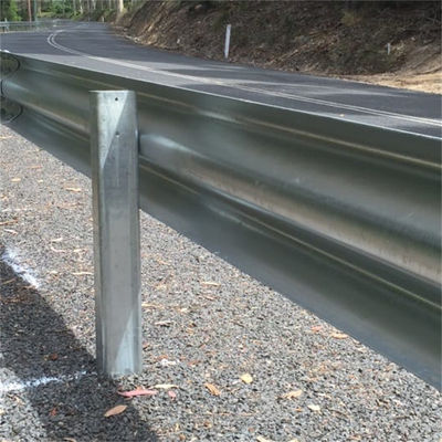 ISO9001/TUV/ BV/CE Certificado W Beam Guardrail para la protección contra accidentes de carretera galvanizado en caliente